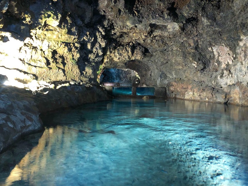 Place Grutas de São Vicente