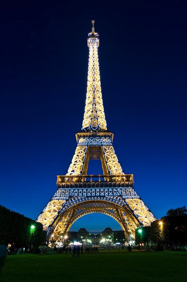 Place Eiffel Tower