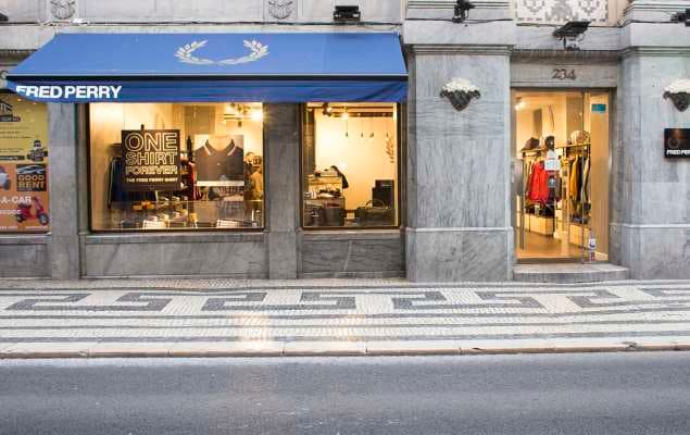 Place Fred Perry Authentic Store