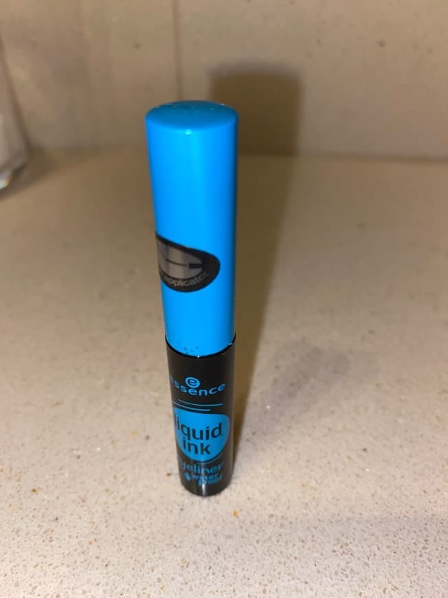 Producto Essence eyeliner waterproof