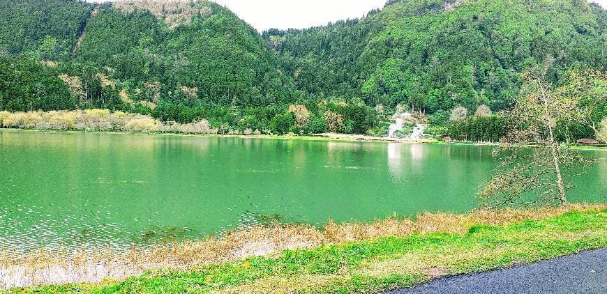 Place Furnas Lake