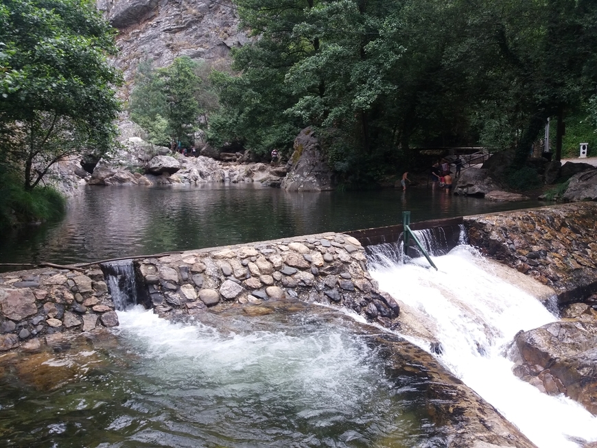 Lugar Praia Fluvial De Fragas de São Simão