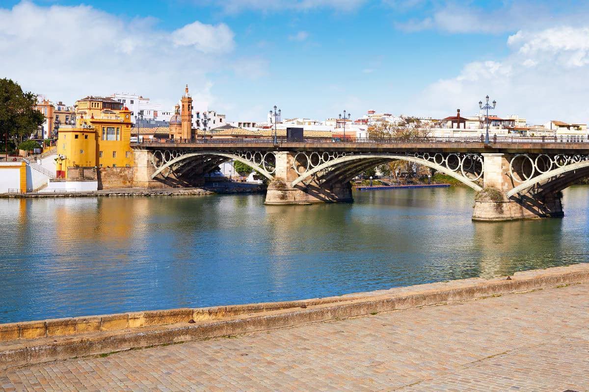 Place Puente de Triana