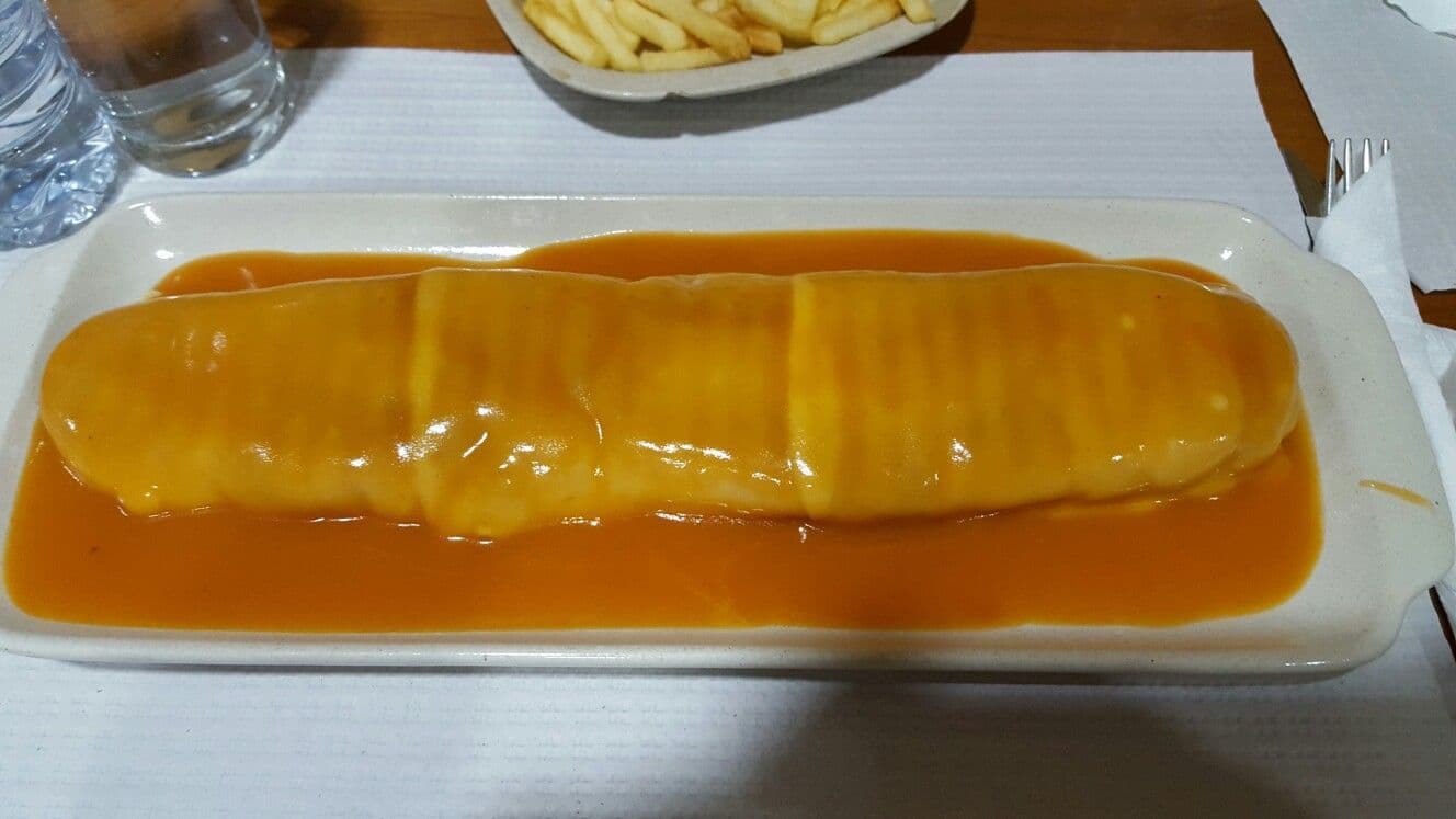 Product Cachorro quente com molho de francesinha