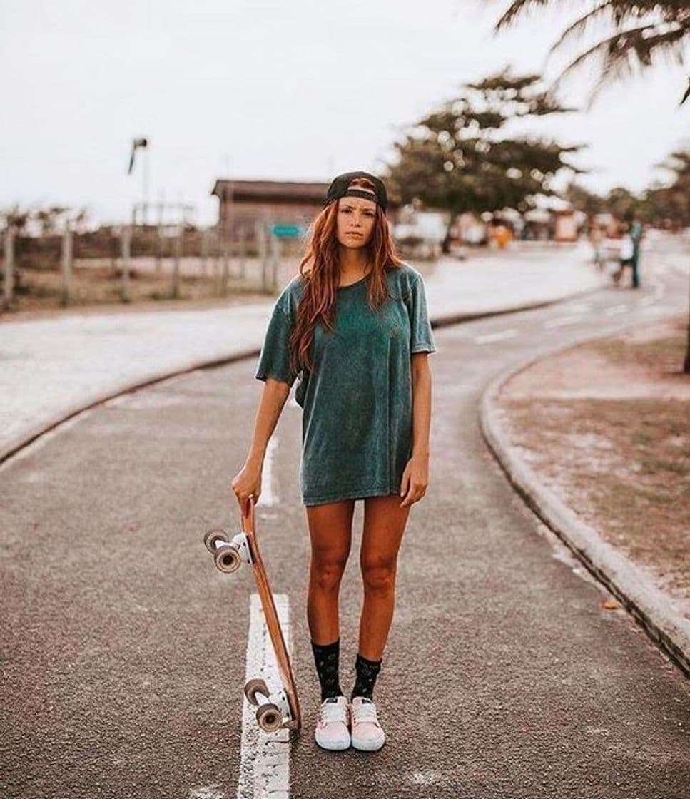 Fashion Foto na rua com o skate 