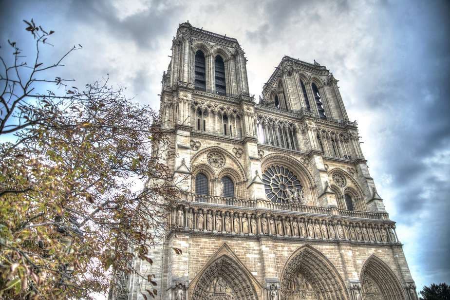 Place Catedral de Notre Dame