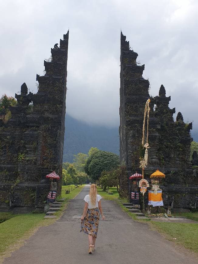 Place Handara iconic gate