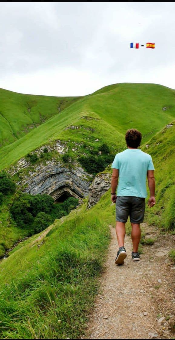 Place Cueva de Arpea