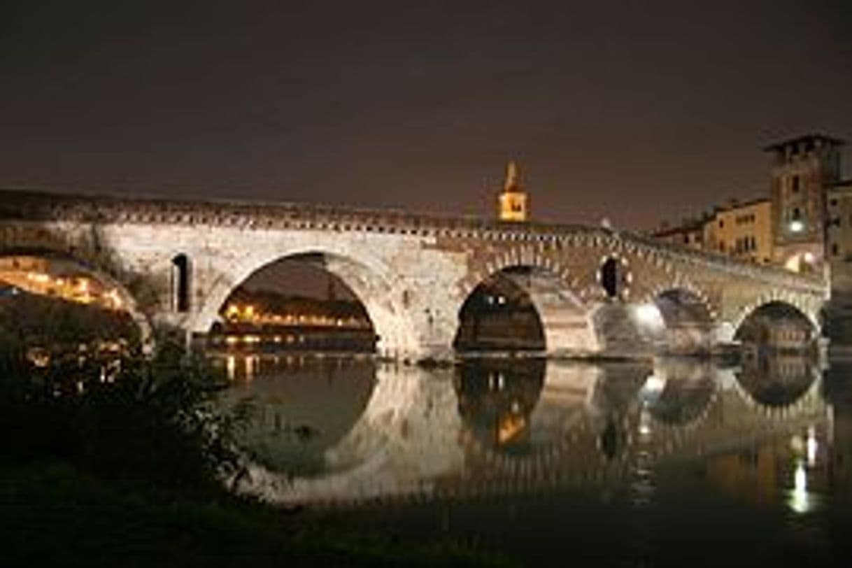 Place Puente de Piedra