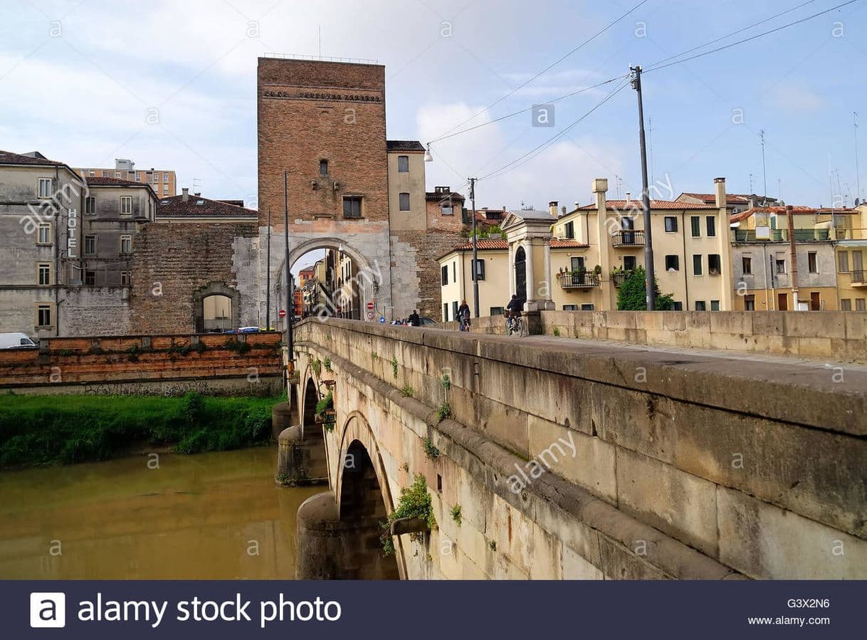 Place Ponte Molino