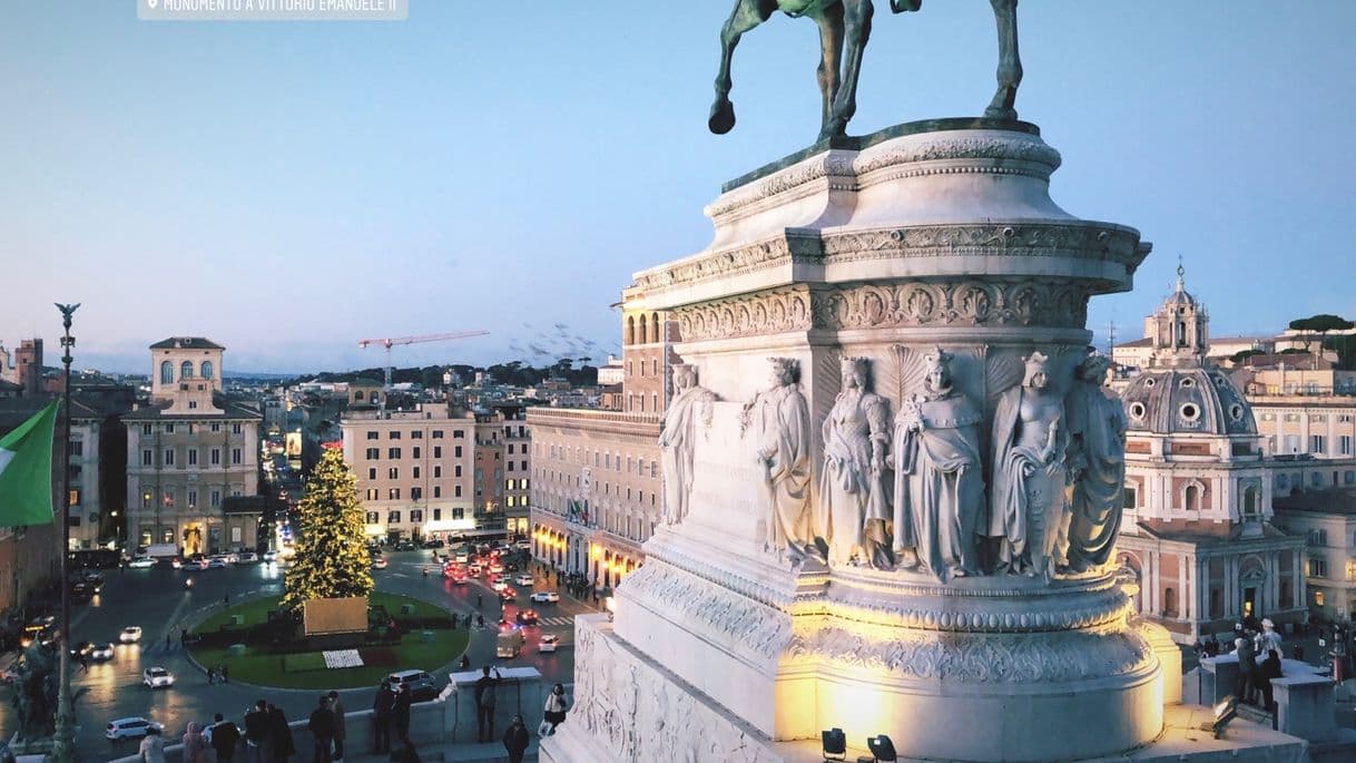 Place Monumento a Víctor Manuel II