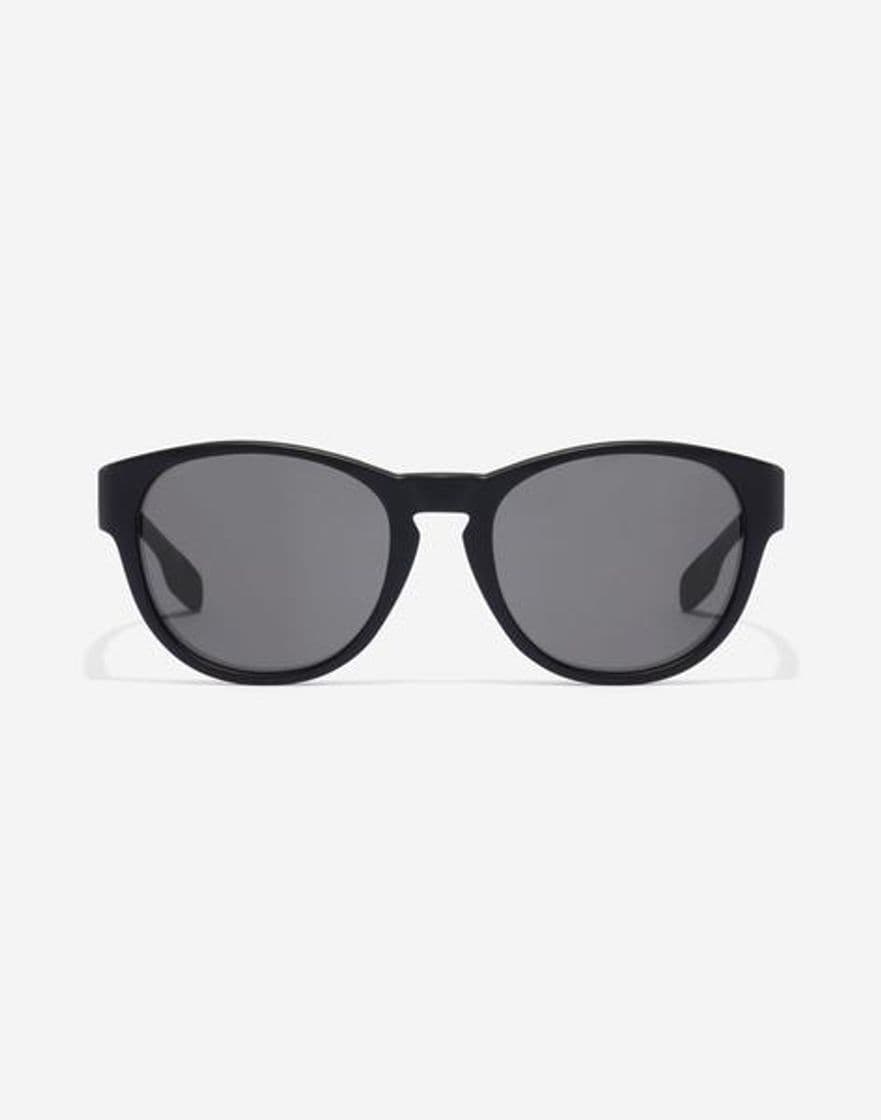 Product HAWKERS · ONE · Carbon black · Daylight TR18 · Gafas de