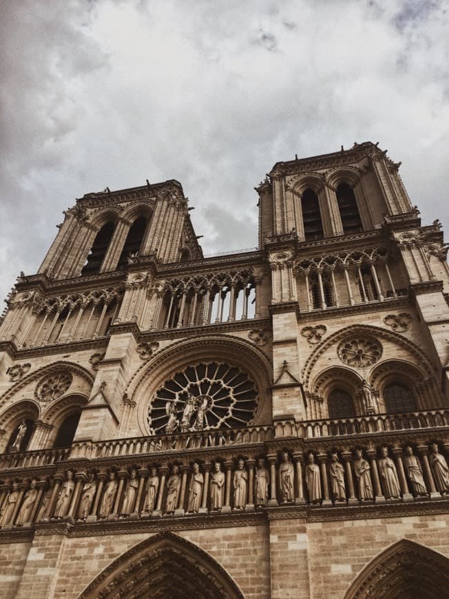 Place Notre Dame