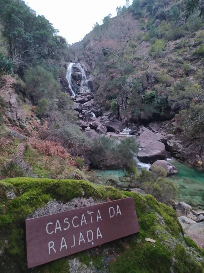 Lugar Cascata da Rajada