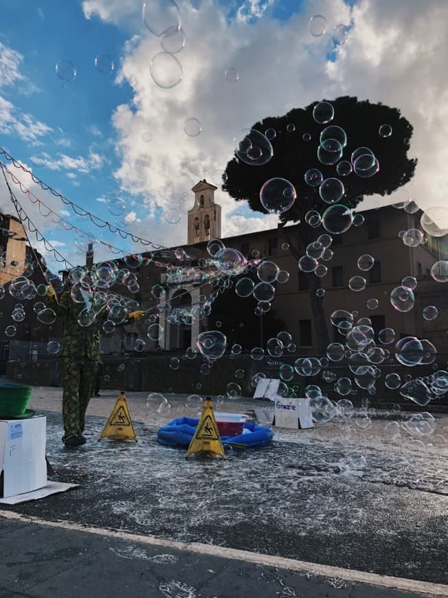 Place Piazza di Campitelli