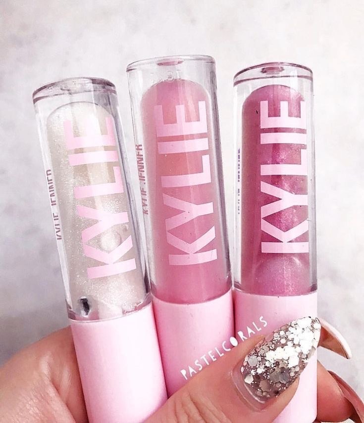 Product KYLIE JENNER HIGH GLOSSES 