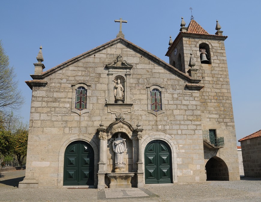 Place Igreja de Requião