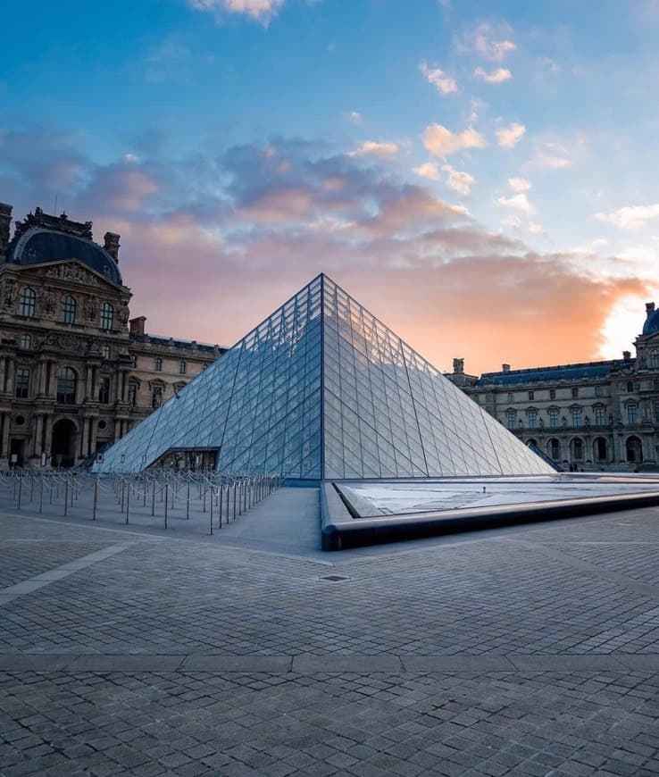 Place Museo del Louvre