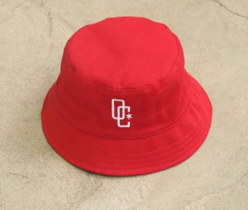 Moda Bucket vermelho