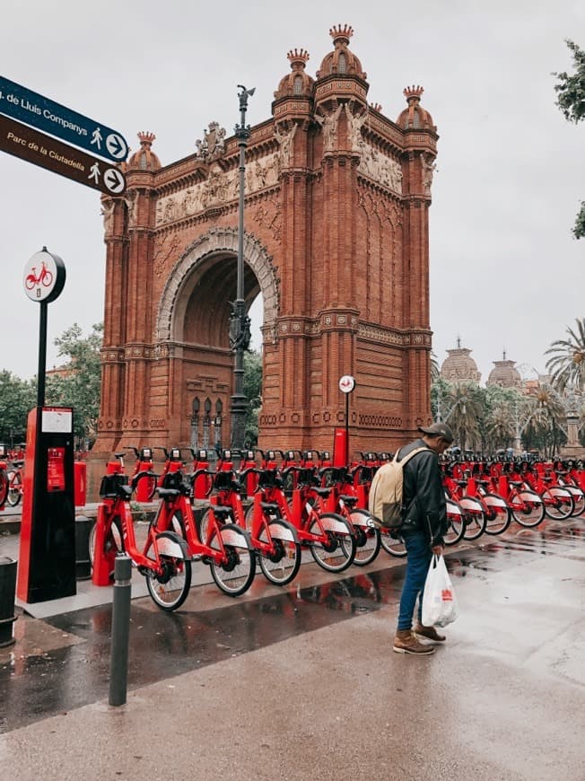 Place Arc de Triomf