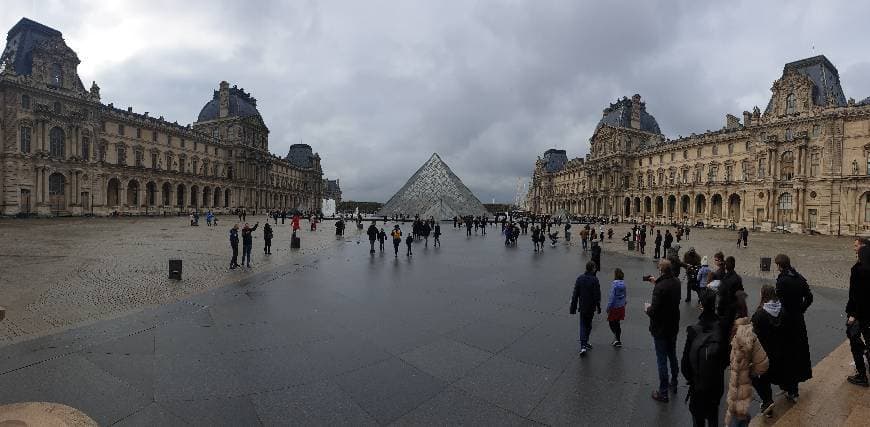 Place Museo del Louvre