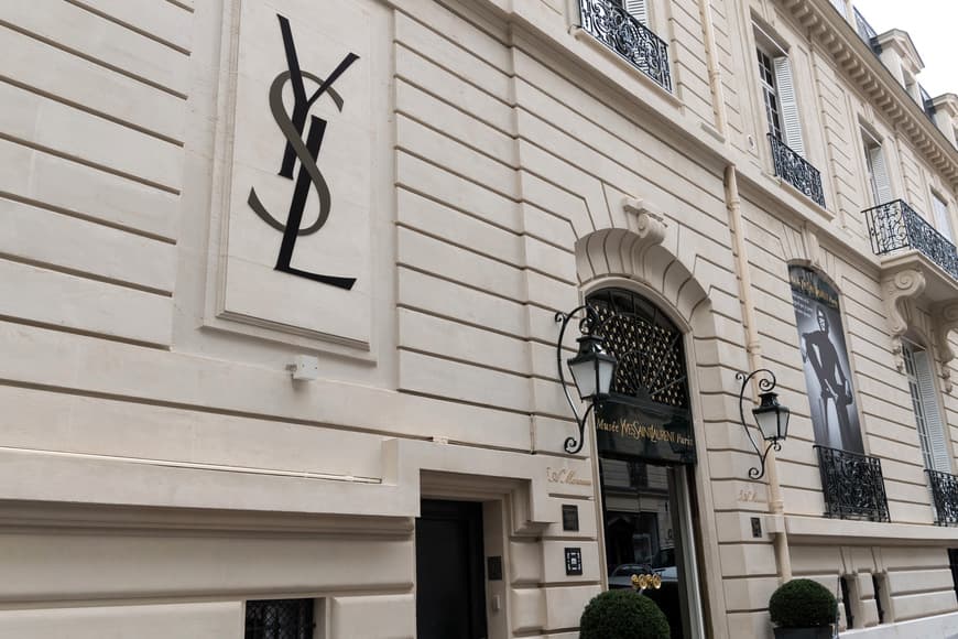 Place Musée Yves Saint Laurent Paris