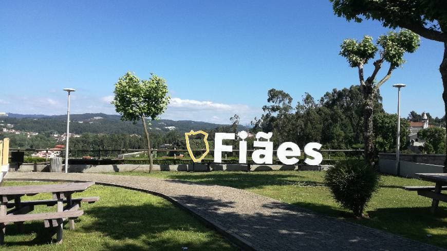 Place Fiães