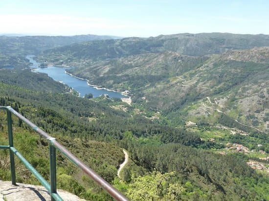 Lugar Miradouro da Pedra Bela