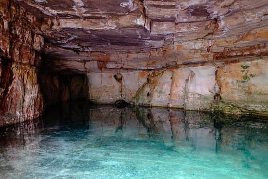 Lugar Caverna Aroe Jari Lagoa Azul