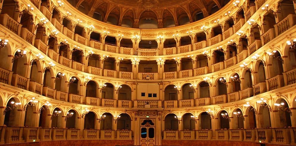 Lugar Teatro Comunale di Bologna