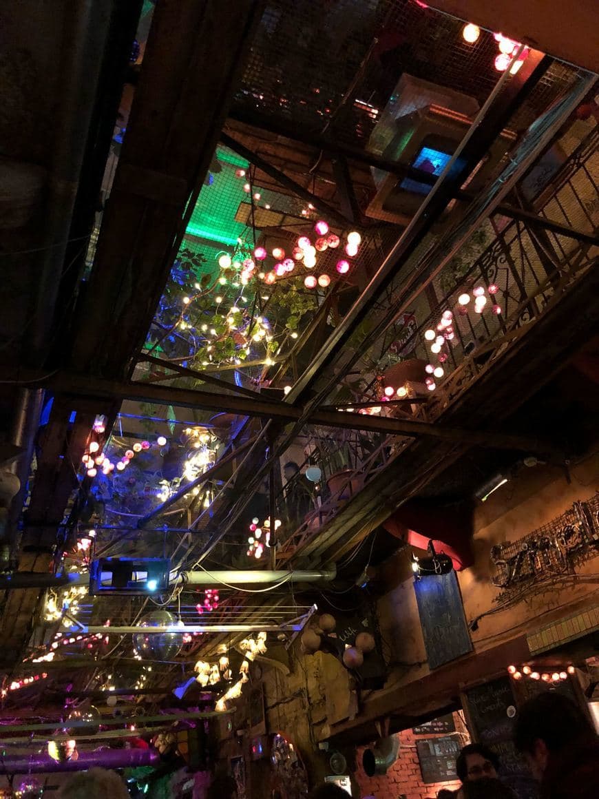 Lugar Szimpla Kert