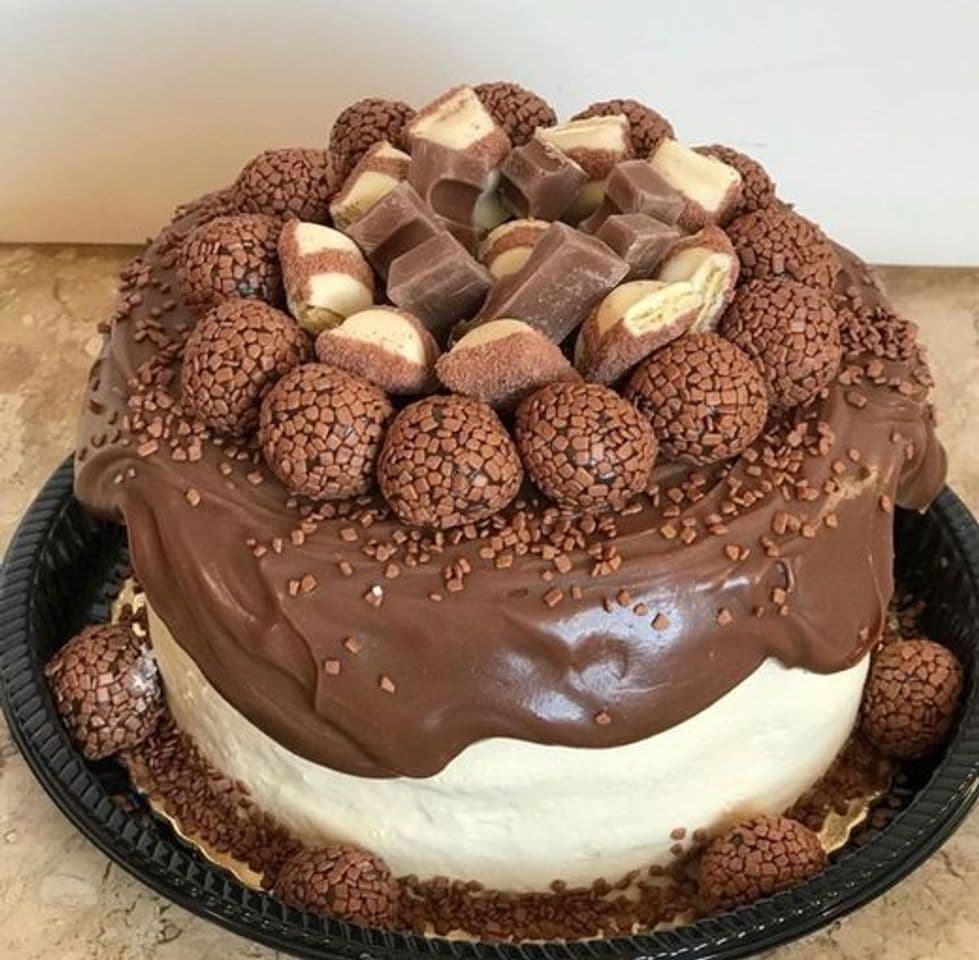 Moda Torta ninho, brigadeiro e kinder bueno 