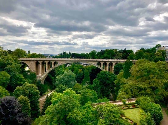 Place Ponte Adolphe