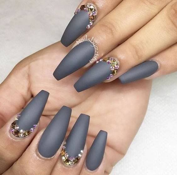 Moda Nails