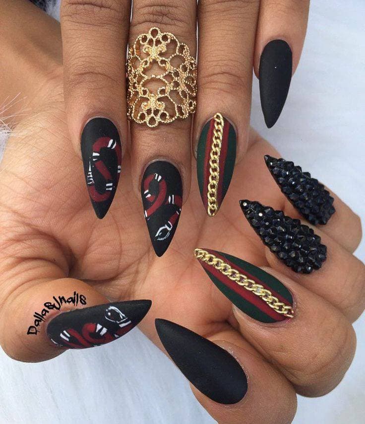 Fashion Gucci nails