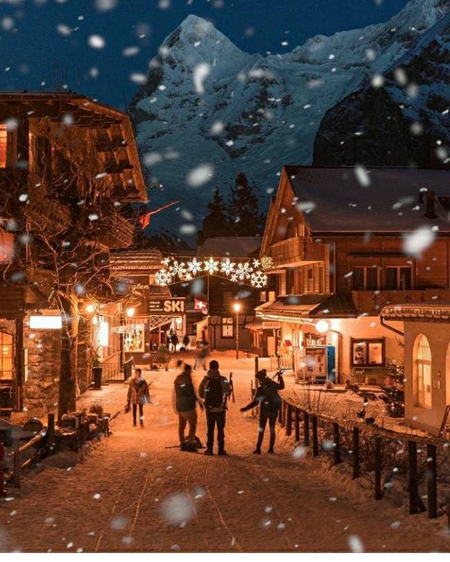 Place Mürren, Bernese Alps Switzerland 🇨🇭