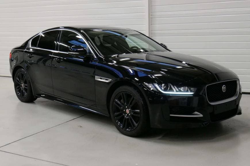 Moda Jaguar XE R-Sport