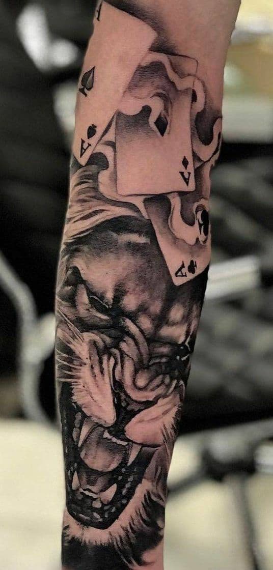 Fashion Tatuagens Masculinas no braço 