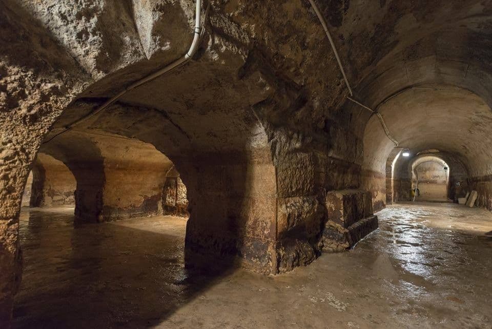 Lugar Galerias Romanas da Rua da Prata