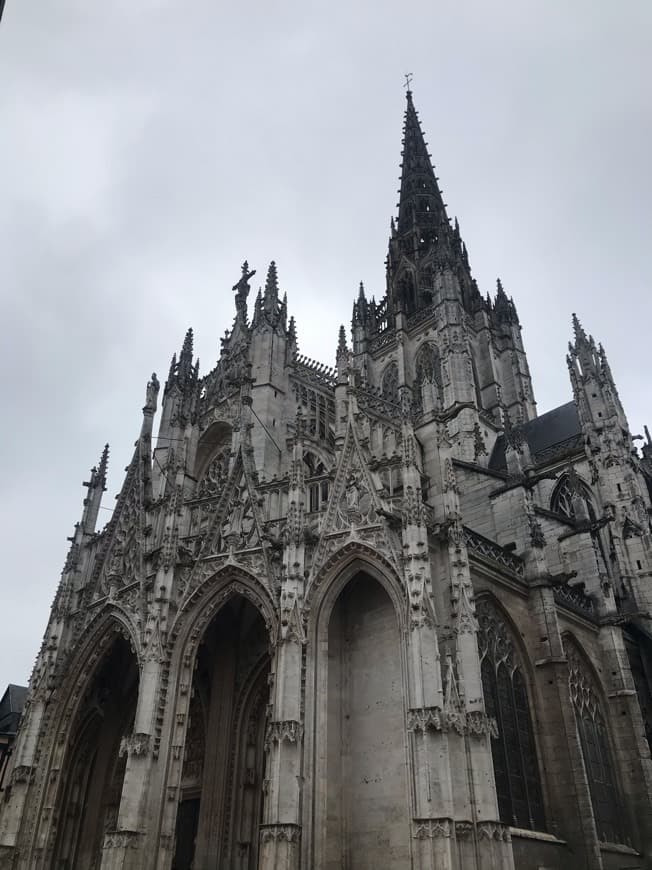 Lugar Cathédrale Notre-Dame de Rouen