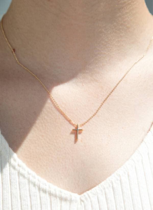 Moda Mini Gold Cross Necklace