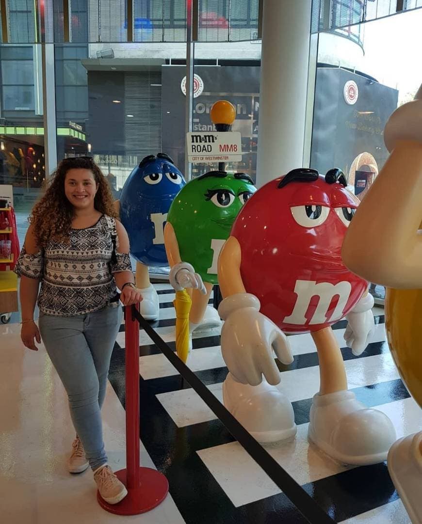 Place M&M