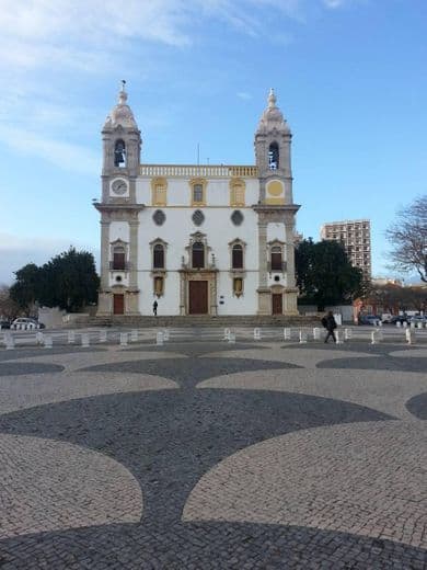 Lugar Largo do Carmo