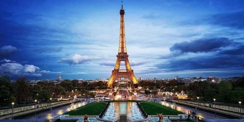 Place Torre Eiffel