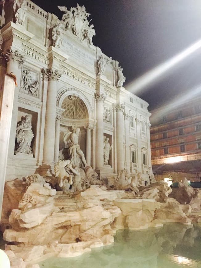 Lugar Fontana di Trevi