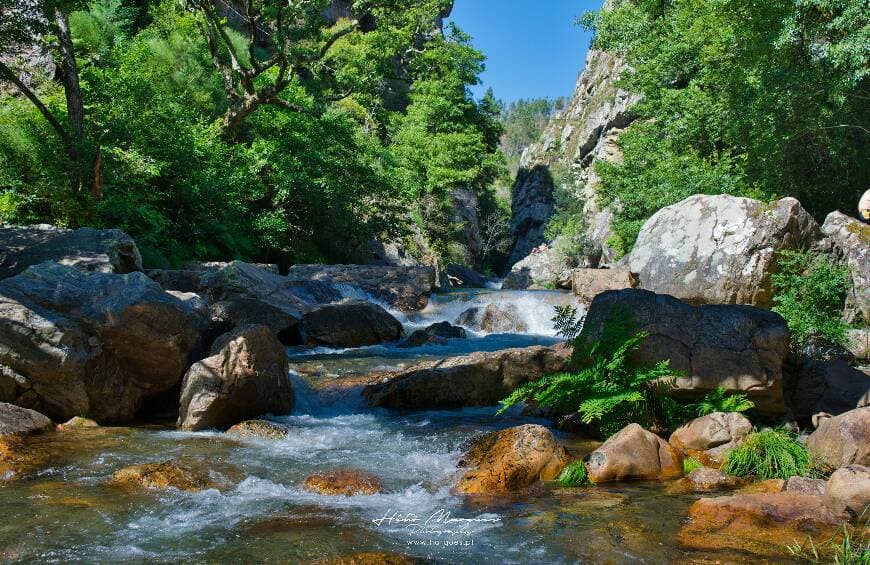 Lugar Praia Fluvial De Fragas de São Simão