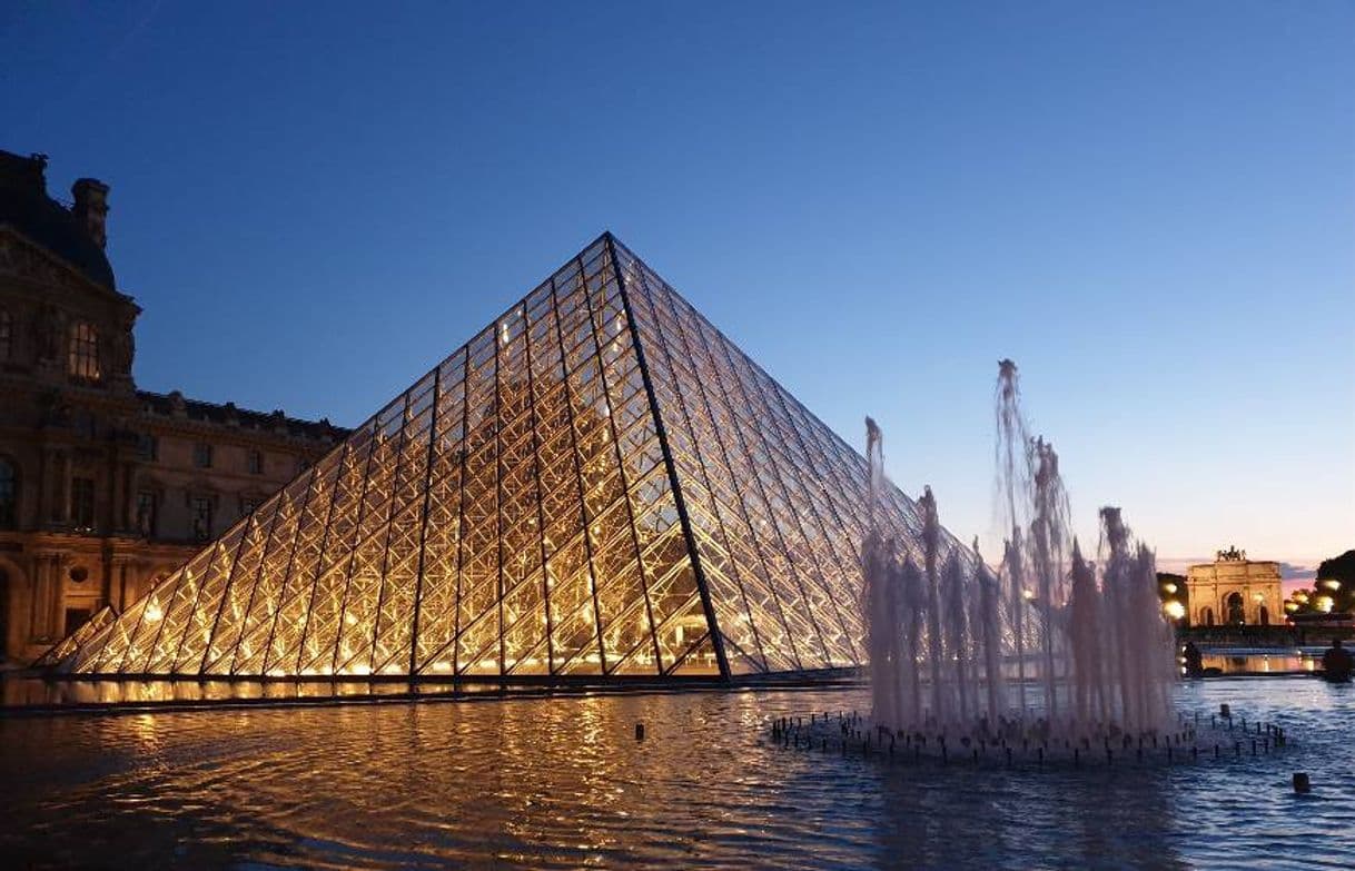 Place Museo del Louvre