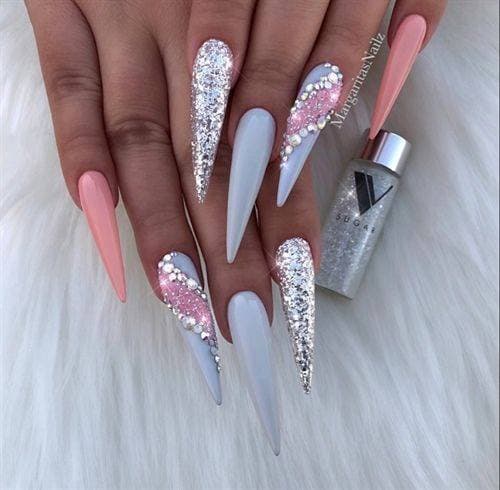 Moda Nails 