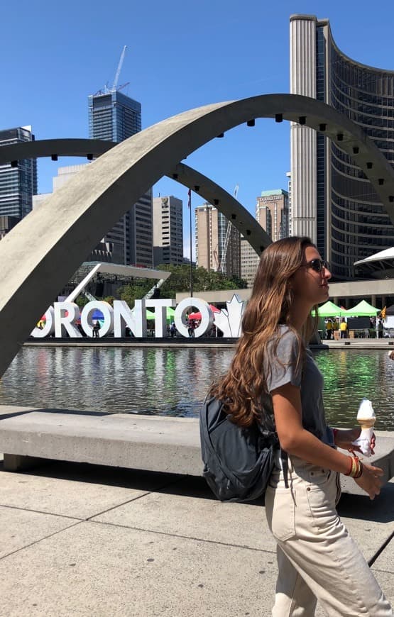 Fashion Toronto Sign – City of Toronto