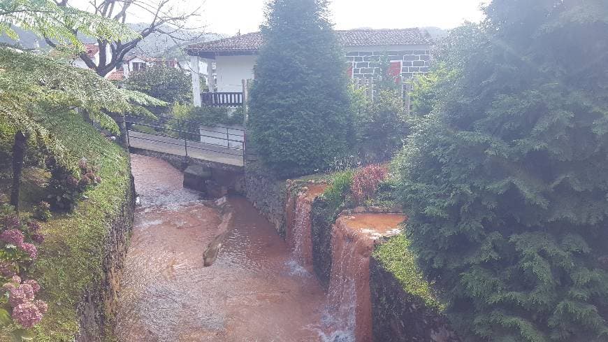 Lugar Poça da Dona Beija